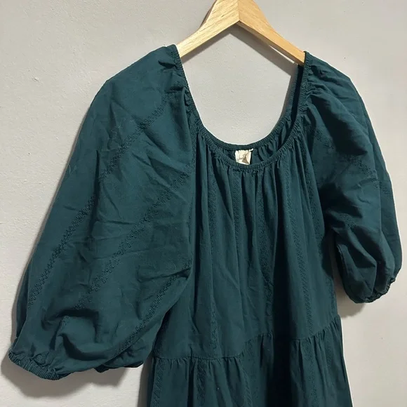 Elegant Green Women's Boho Eyelet Dress - Picture 3 of 5